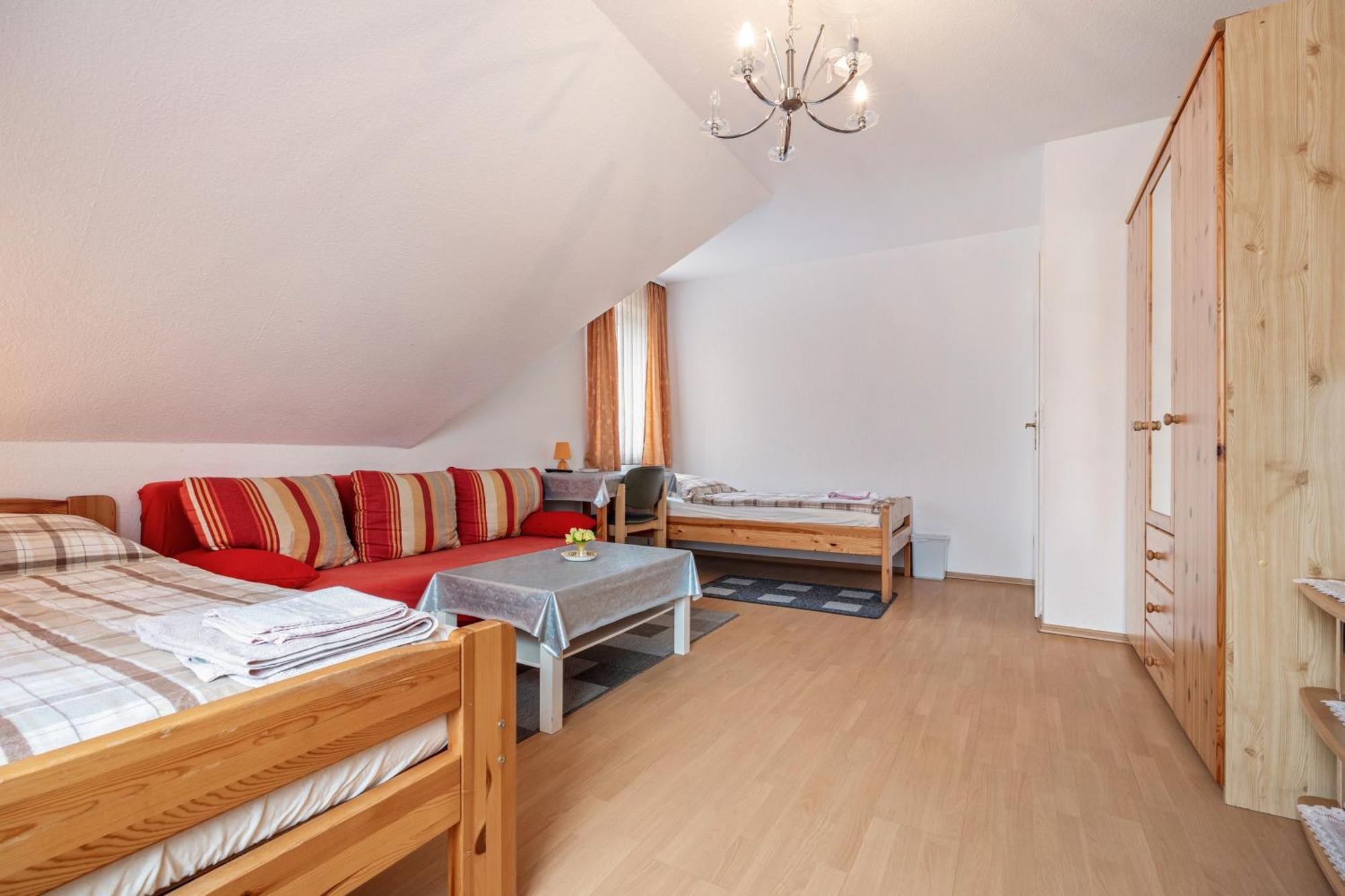 Apartment Messenahe